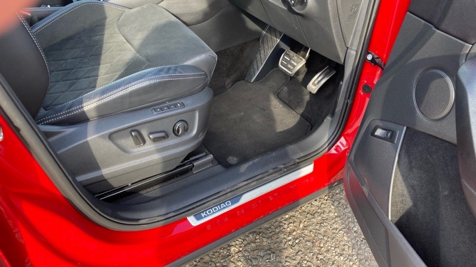 Skoda Kodiaq 2.0 TSI 190 Sport Line 4x4 5dr DSG [7 Seat] Petrol Estate - Image 50