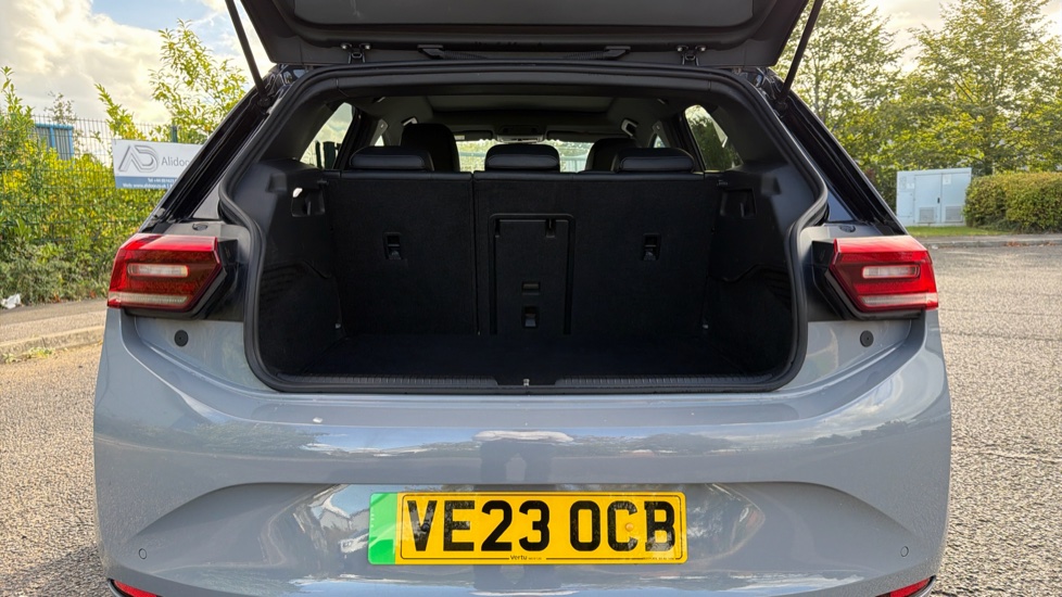 Volkswagen ID.3 150kW Family Pro Performance 58kWh 5dr Auto Electric Hatchback - Image 4