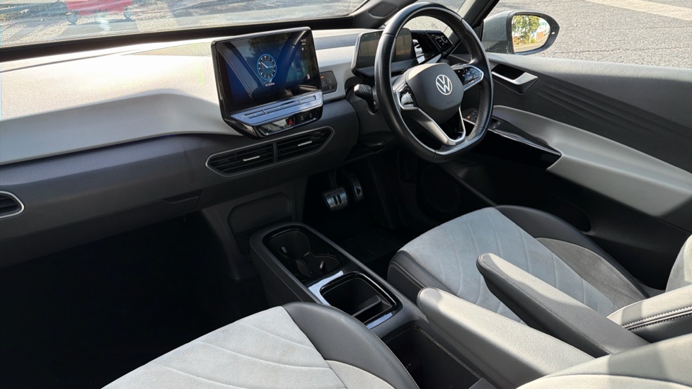 Volkswagen ID.3 150kW Family Pro Performance 58kWh 5dr Auto Electric Hatchback - Image 9