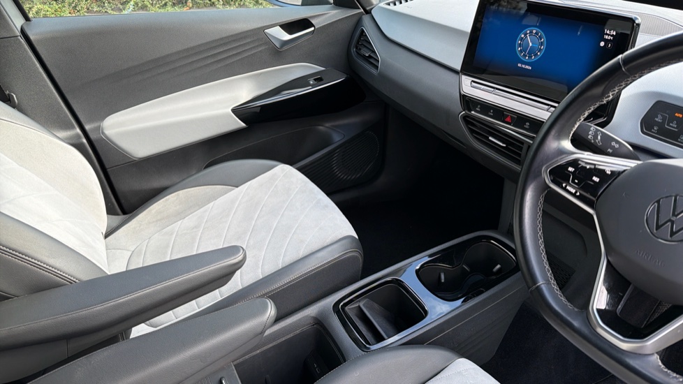 Volkswagen ID.3 150kW Family Pro Performance 58kWh 5dr Auto Electric Hatchback - Image 14