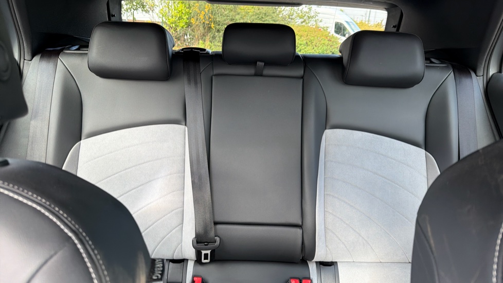 Volkswagen ID.3 150kW Family Pro Performance 58kWh 5dr Auto Electric Hatchback - Image 15