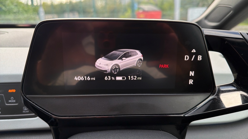 Volkswagen ID.3 150kW Family Pro Performance 58kWh 5dr Auto Electric Hatchback - Image 18