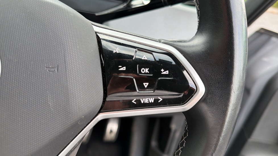 Volkswagen ID.3 150kW Family Pro Performance 58kWh 5dr Auto Electric Hatchback - Image 46