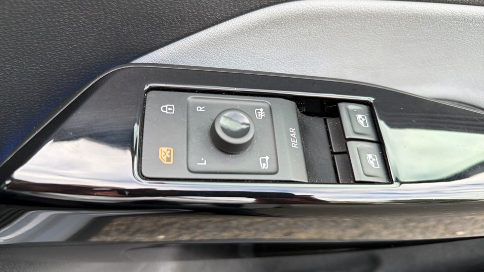 Volkswagen ID.3 150kW Family Pro Performance 58kWh 5dr Auto Electric Hatchback - Image 47