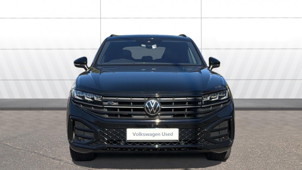 Volkswagen Touareg 3.0 V6 TDI 4Motion 286 Black Edition 5dr Tip Auto Diesel Estate - Image 3