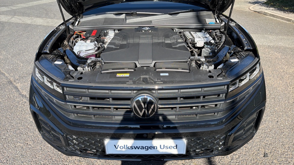 Volkswagen Touareg 3.0 V6 TDI 4Motion 286 Black Edition 5dr Tip Auto Diesel Estate - Image 8