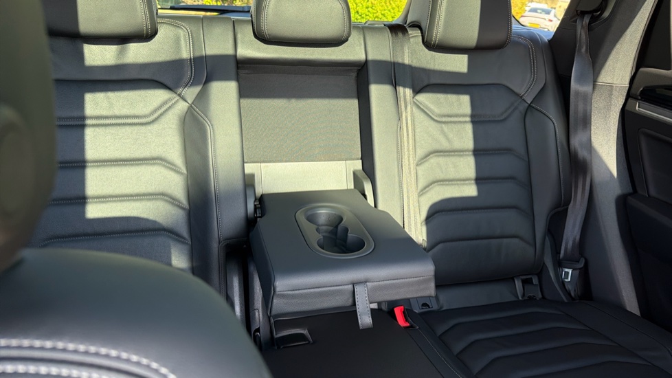 Volkswagen Touareg 3.0 V6 TDI 4Motion 286 Black Edition 5dr Tip Auto Diesel Estate - Image 30