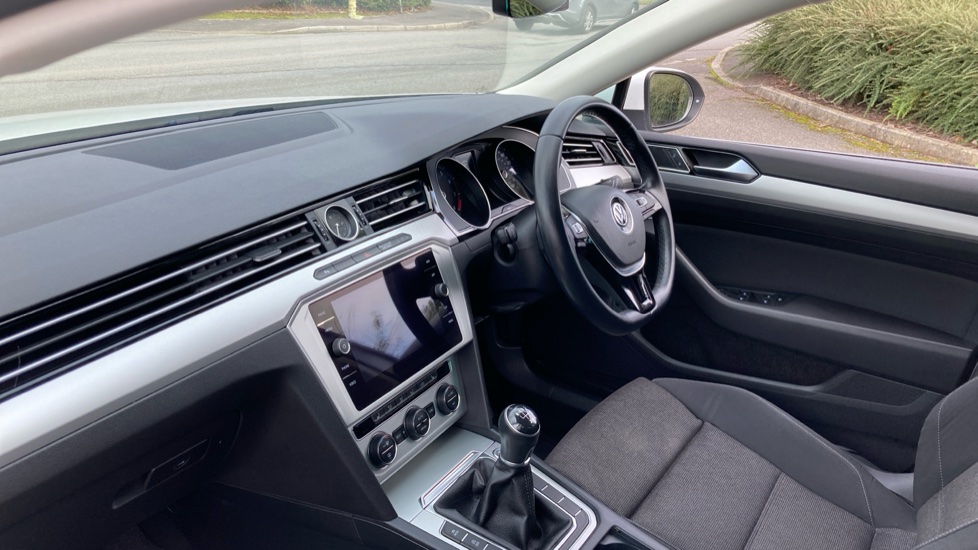 Volkswagen Passat 1.4 TSI 150 SE Business 5dr Petrol Estate - Image 9