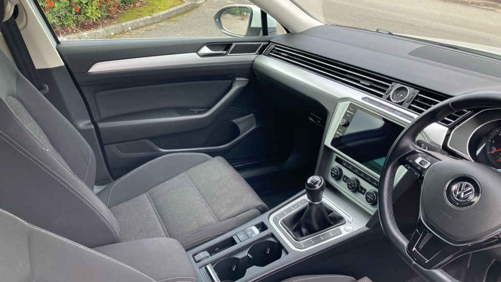 Volkswagen Passat 1.4 TSI 150 SE Business 5dr Petrol Estate - Image 14