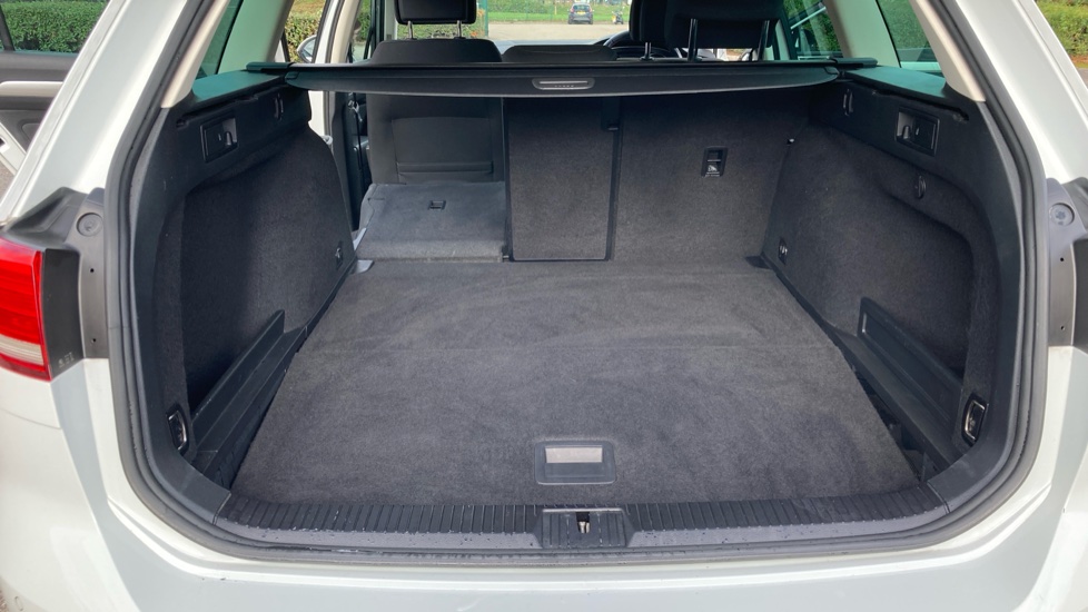 Volkswagen Passat 1.4 TSI 150 SE Business 5dr Petrol Estate - Image 36