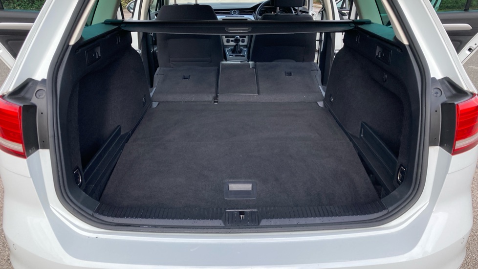 Volkswagen Passat 1.4 TSI 150 SE Business 5dr Petrol Estate - Image 37