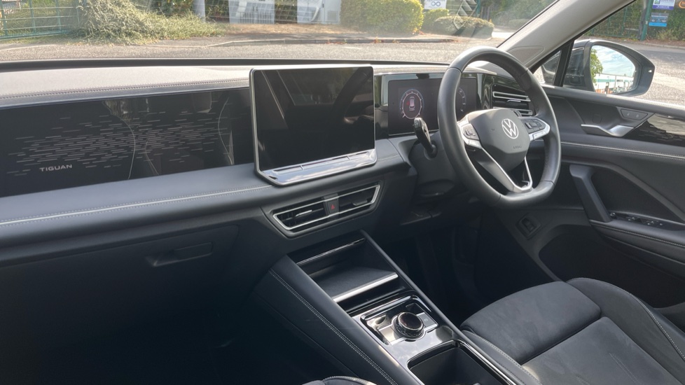 Volkswagen Tiguan 1.5 eTSI 150 Elegance 5dr DSG Petrol Estate - Image 9