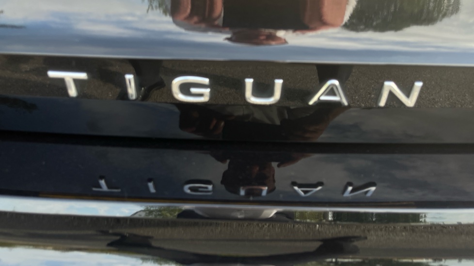 Volkswagen Tiguan 1.5 eTSI 150 Elegance 5dr DSG Petrol Estate - Image 46