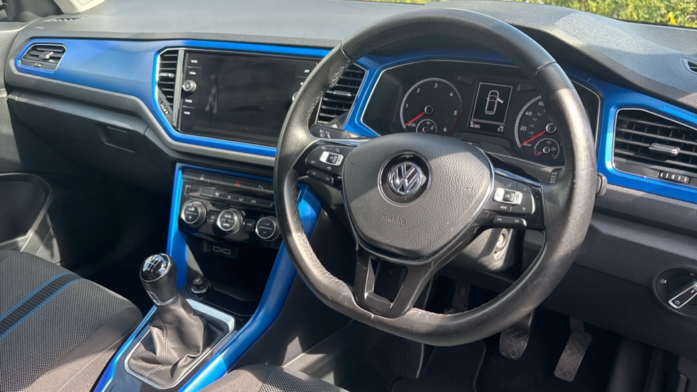 Volkswagen T-Roc 1.6 TDI Design 5dr Diesel Hatchback - Image 11