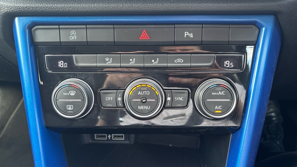 Volkswagen T-Roc 1.6 TDI Design 5dr Diesel Hatchback - Image 30