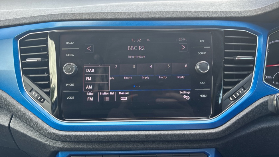 Volkswagen T-Roc 1.6 TDI Design 5dr Diesel Hatchback - Image 41