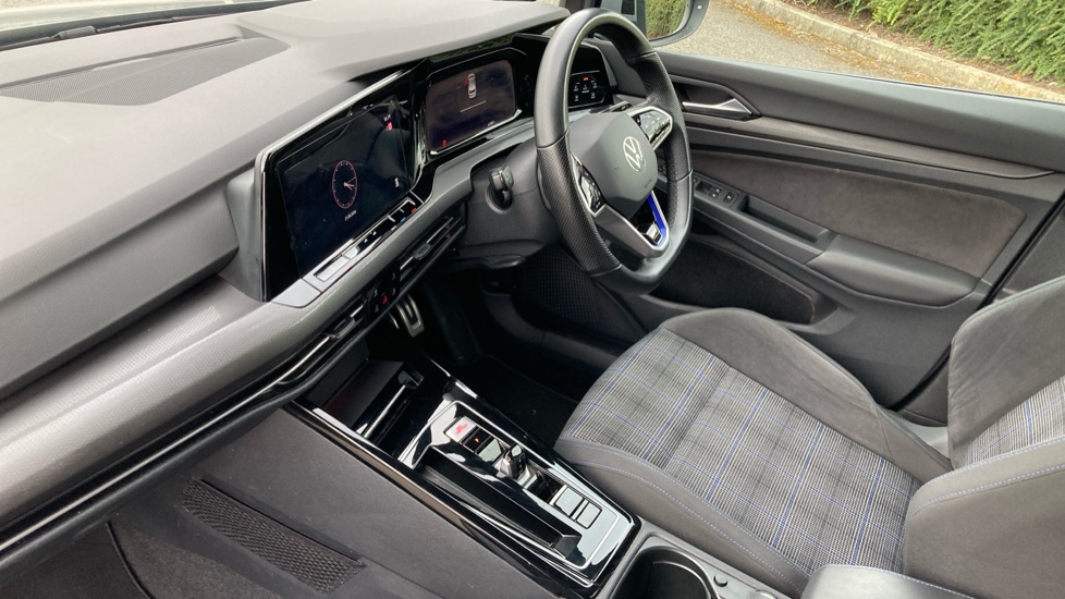 Volkswagen Golf 1.4 TSI GTE 5dr DSG Hatchback - Image 9