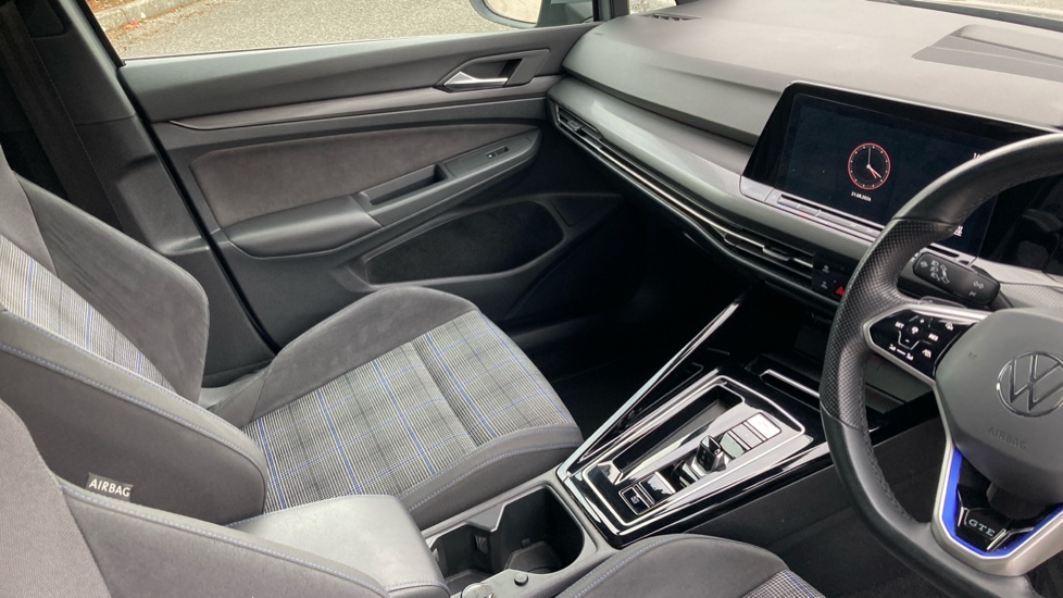 Volkswagen Golf 1.4 TSI GTE 5dr DSG Hatchback - Image 14