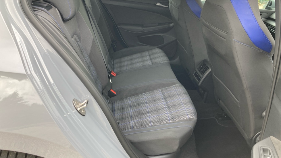 Volkswagen Golf 1.4 TSI GTE 5dr DSG Hatchback - Image 16