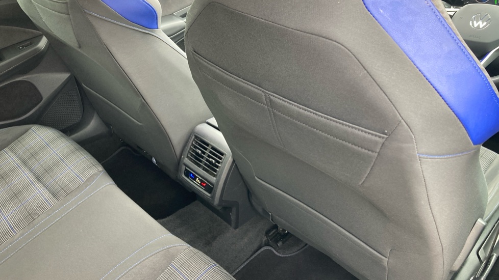 Volkswagen Golf 1.4 TSI GTE 5dr DSG Hatchback - Image 59