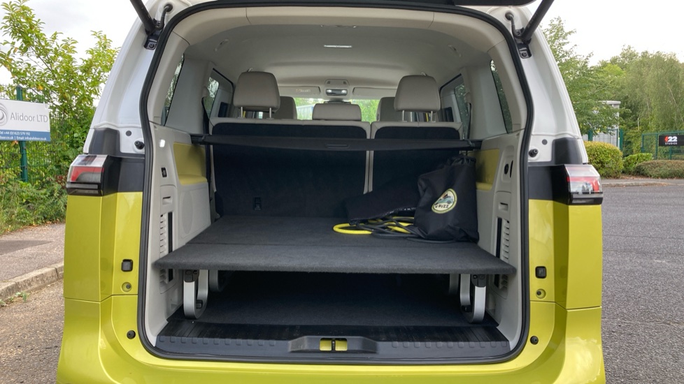 Volkswagen ID. Buzz 150kW Style Pro 77kWh 5dr Auto Electric Estate - Image 4