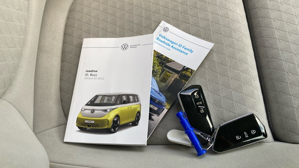 Volkswagen ID. Buzz 150kW Style Pro 77kWh 5dr Auto Electric Estate - Image 19