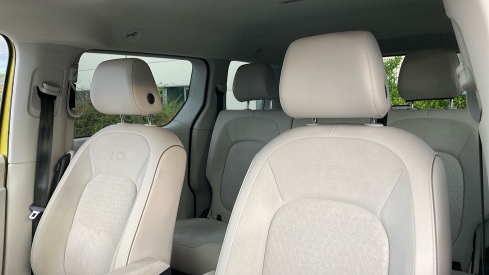 Volkswagen ID. Buzz 150kW Style Pro 77kWh 5dr Auto Electric Estate - Image 24