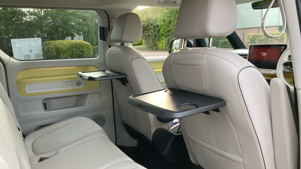 Volkswagen ID. Buzz 150kW Style Pro 77kWh 5dr Auto Electric Estate - Image 31