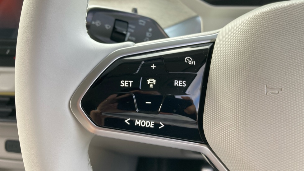 Volkswagen ID. Buzz 150kW Style Pro 77kWh 5dr Auto Electric Estate - Image 37