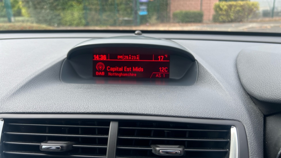 Vauxhall Mokka 1.6i SE 5dr Petrol Hatchback - Image 25