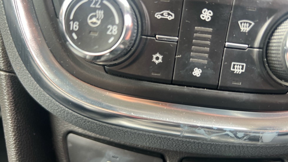 Vauxhall Mokka 1.6i SE 5dr Petrol Hatchback - Image 27