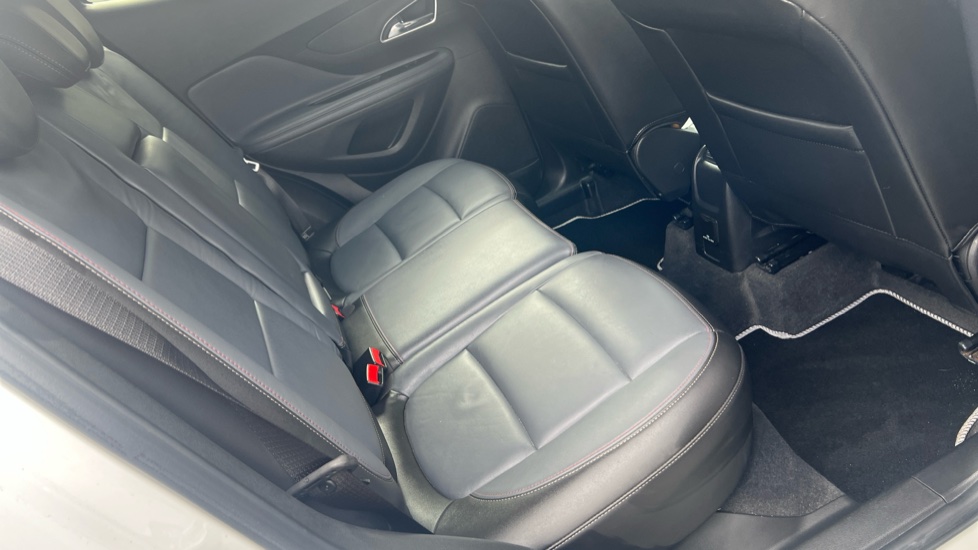 Vauxhall Mokka 1.6i SE 5dr Petrol Hatchback - Image 32