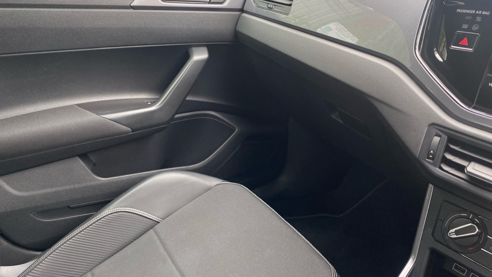 Volkswagen Polo 1.0 TSI 95 SE 5dr Petrol Hatchback - Image 39