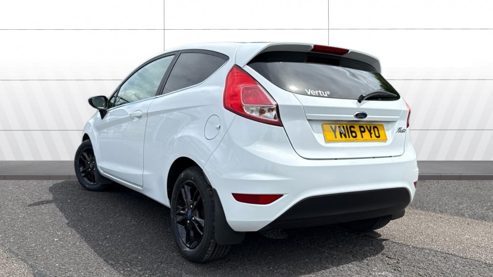 Ford Fiesta 1.25 82 Zetec White 3dr Petrol Hatchback - Image 2