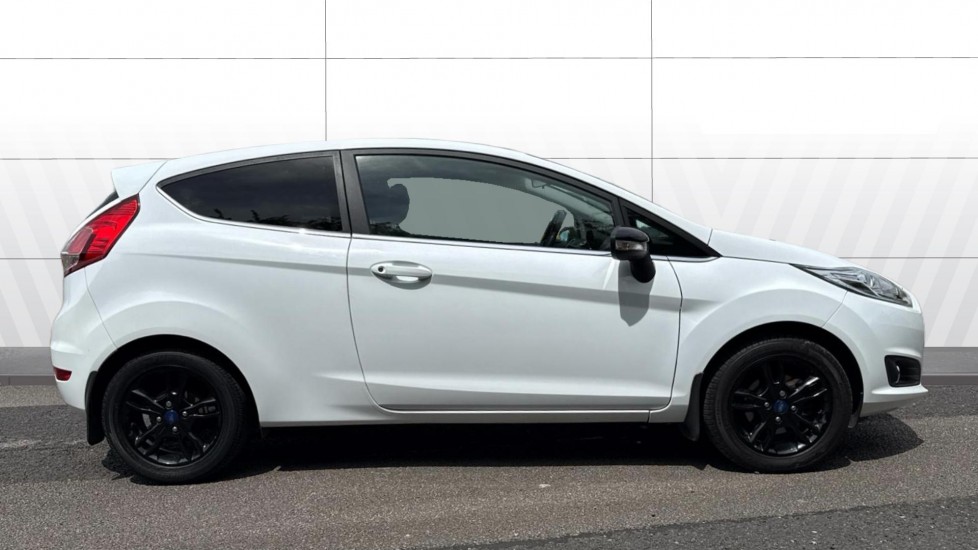 Ford Fiesta 1.25 82 Zetec White 3dr Petrol Hatchback - Image 5