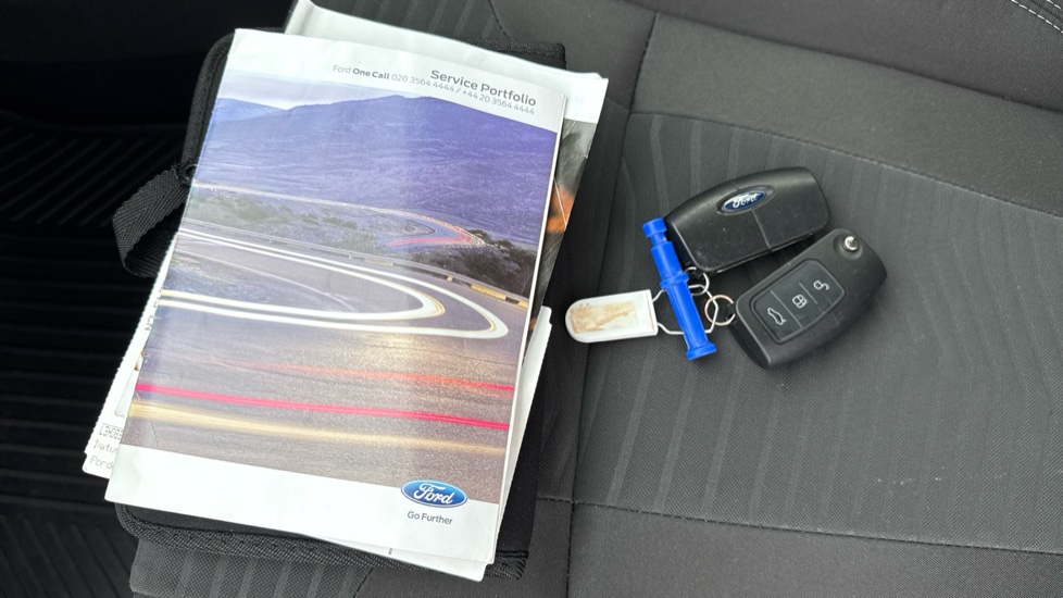 Ford Fiesta 1.25 82 Zetec White 3dr Petrol Hatchback - Image 19