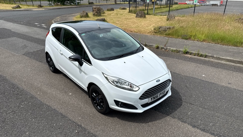 Ford Fiesta 1.25 82 Zetec White 3dr Petrol Hatchback - Image 23