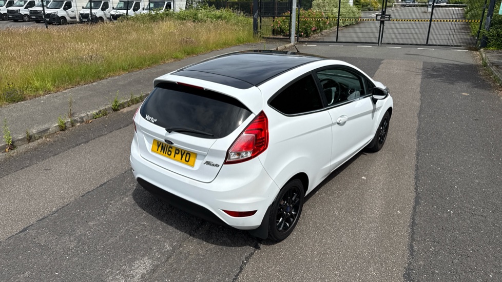 Ford Fiesta 1.25 82 Zetec White 3dr Petrol Hatchback - Image 26