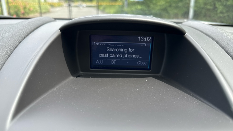 Ford Fiesta 1.25 82 Zetec White 3dr Petrol Hatchback - Image 44