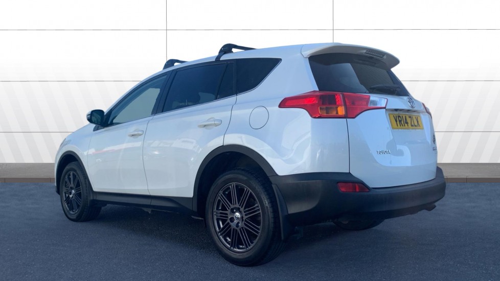 Toyota Rav 4 2.0 D-4D Icon 5dr Diesel Estate - Image 2