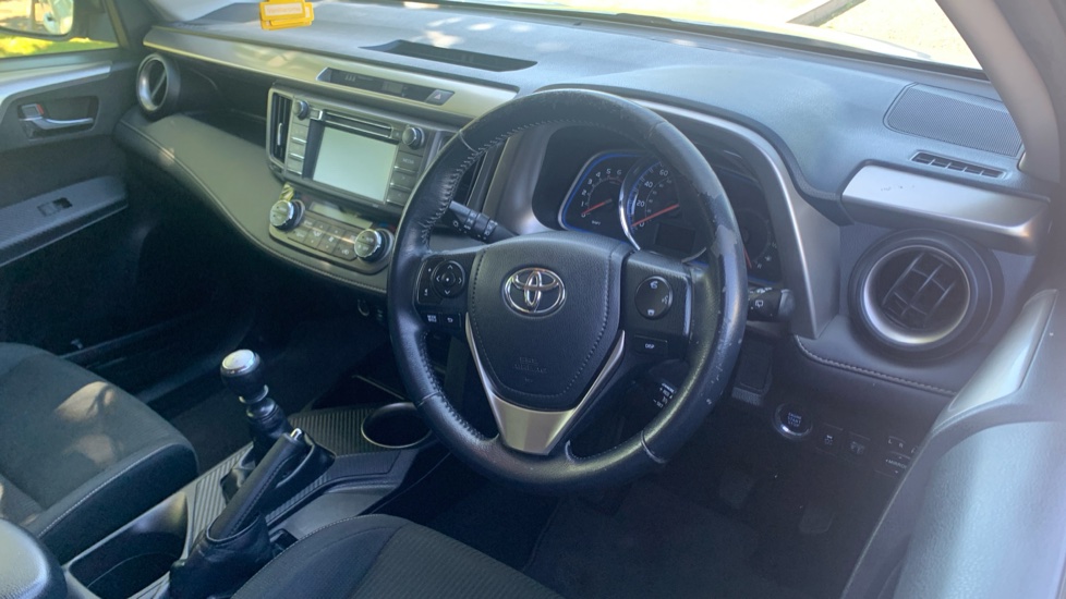 Toyota Rav 4 2.0 D-4D Icon 5dr Diesel Estate - Image 11