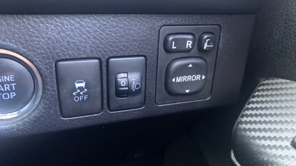 Toyota Rav 4 2.0 D-4D Icon 5dr Diesel Estate - Image 25