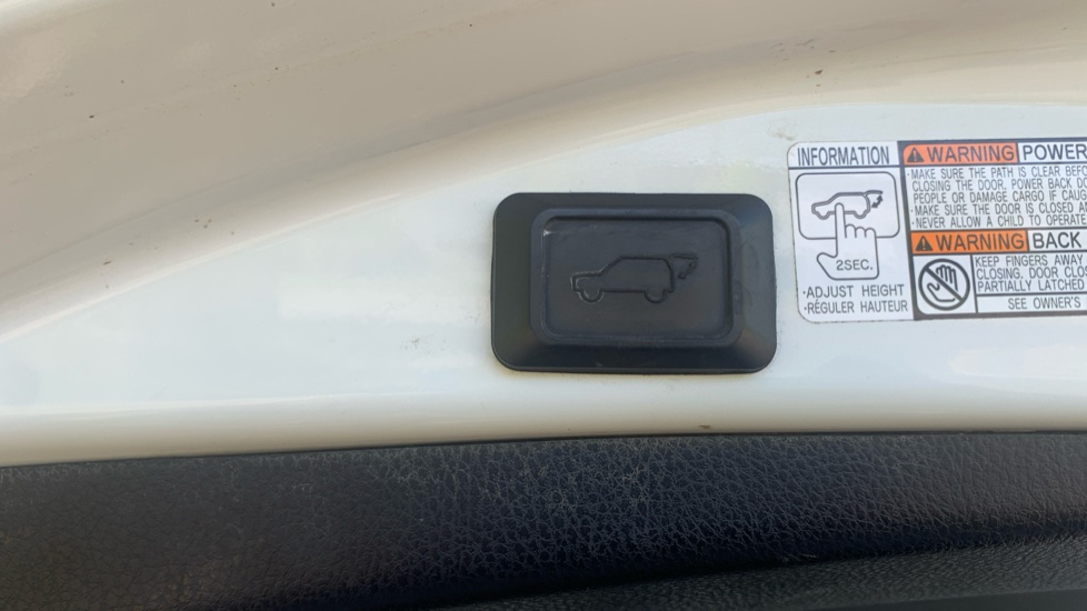 Toyota Rav 4 2.0 D-4D Icon 5dr Diesel Estate - Image 38