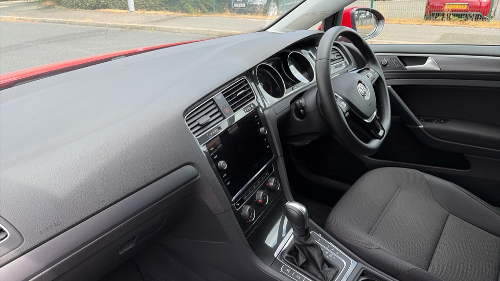 Volkswagen Golf 1.5 TSI EVO 150 Match 5dr DSG Petrol Hatchback - Image 9