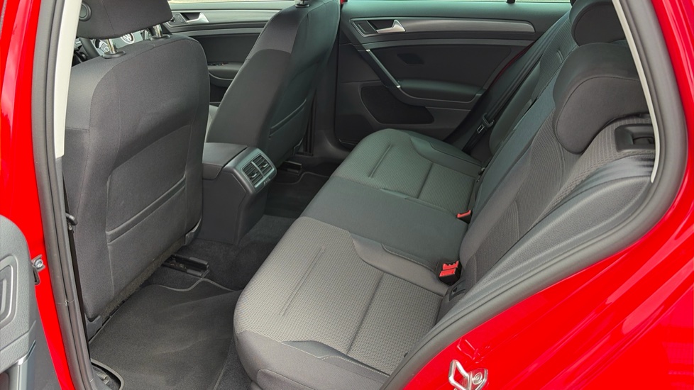 Volkswagen Golf 1.5 TSI EVO 150 Match 5dr DSG Petrol Hatchback - Image 16