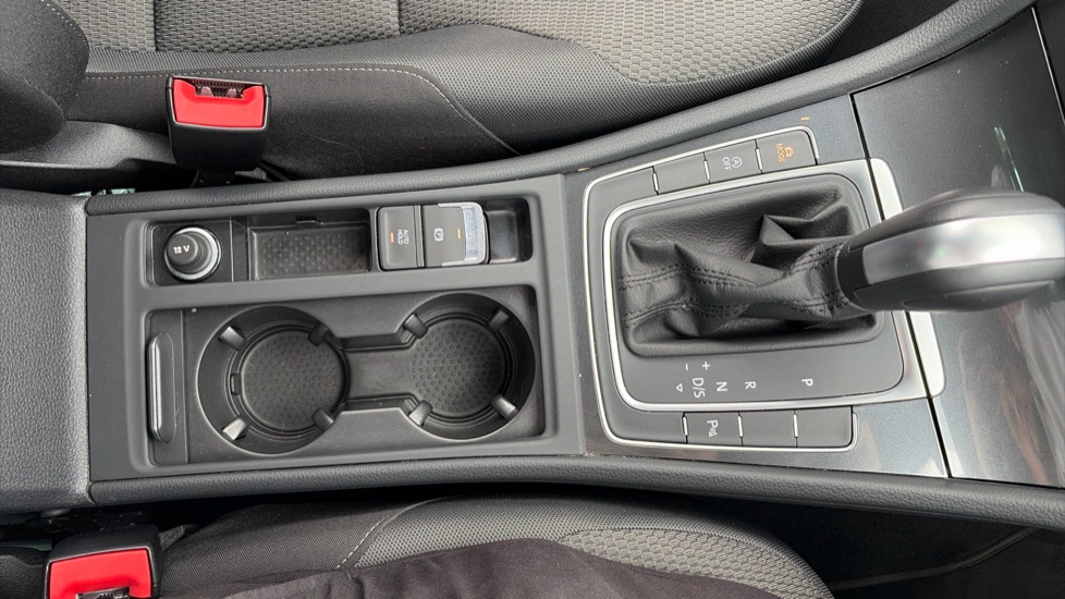 Volkswagen Golf 1.5 TSI EVO 150 Match 5dr DSG Petrol Hatchback - Image 38