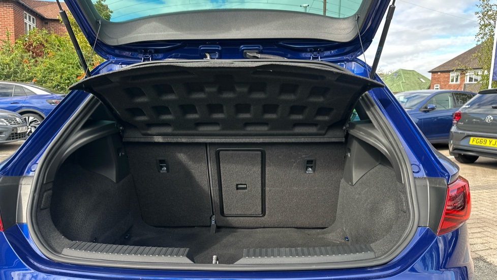 SEAT Leon 1.5 TSI EVO 150 FR Black Edition [EZ] 5dr Petrol Hatchback - Image 4
