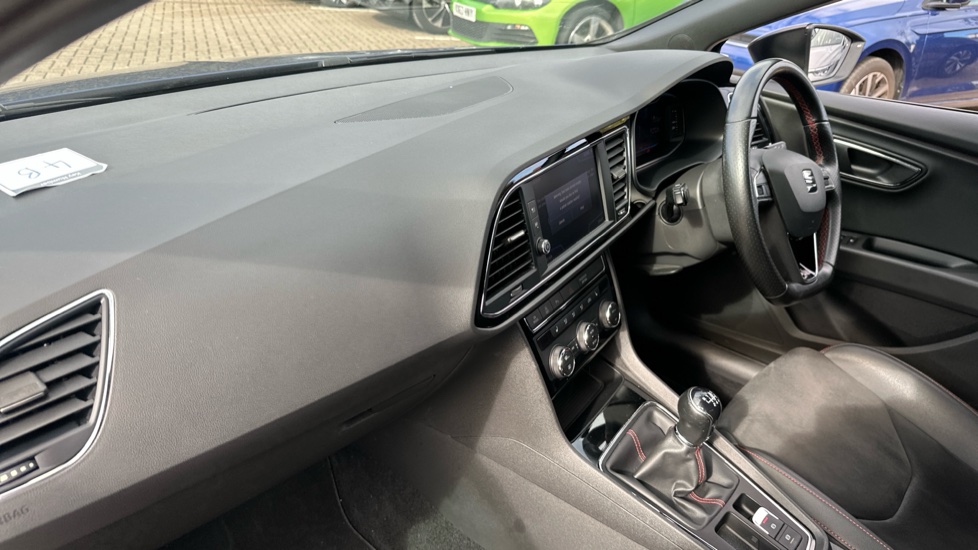 SEAT Leon 1.5 TSI EVO 150 FR Black Edition [EZ] 5dr Petrol Hatchback - Image 9