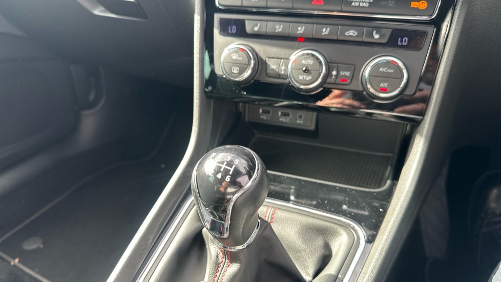 SEAT Leon 1.5 TSI EVO 150 FR Black Edition [EZ] 5dr Petrol Hatchback - Image 42