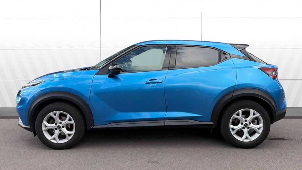 Nissan Juke 1.0 DiG-T 114 N-Connecta 5dr DCT Petrol Hatchback - Image 5